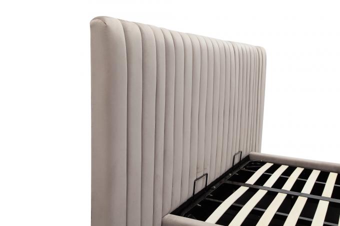 Practical Ottoman Plush Velvet Bed , Breathable Space Saving Furniture Bed 3